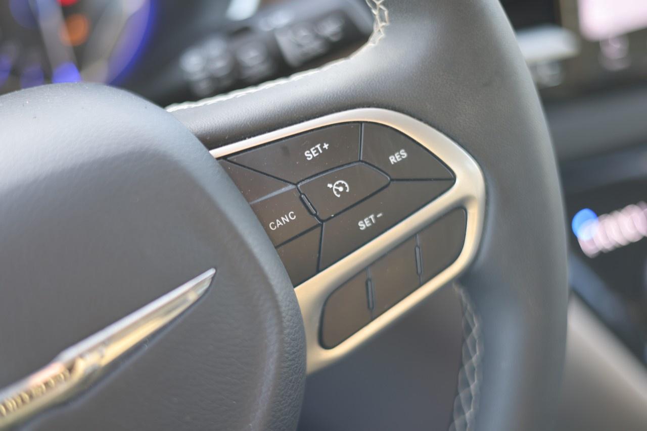 2024 Dodge Grand Caravan SXT 2WD Photo