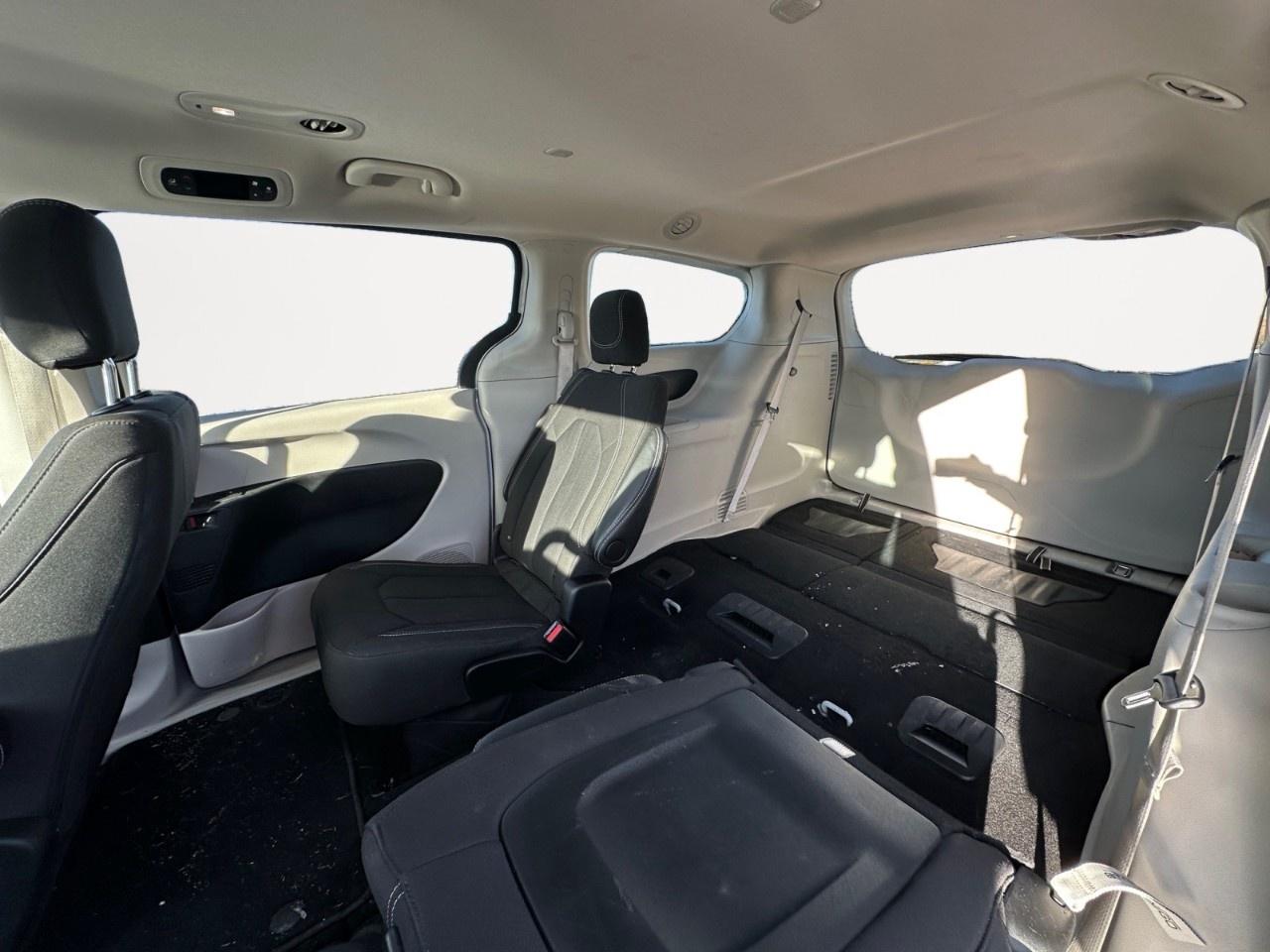 2024 Dodge Grand Caravan SXT 2WD Photo