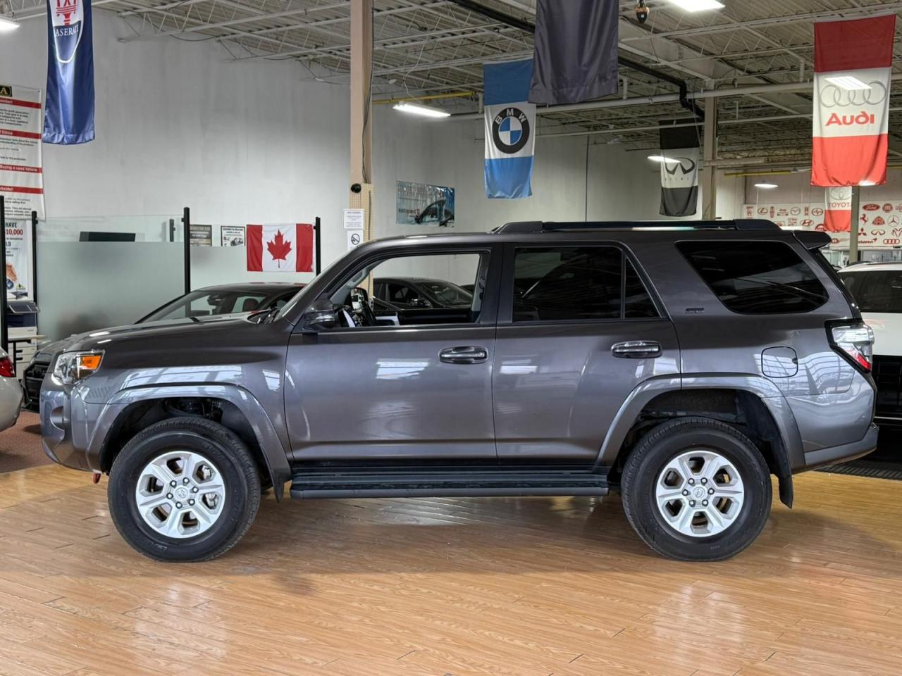 2016 Toyota 4Runner SR5 - SUNROOF|7PASSENGER|HEATEDSEATS|NAVI - Photo #3