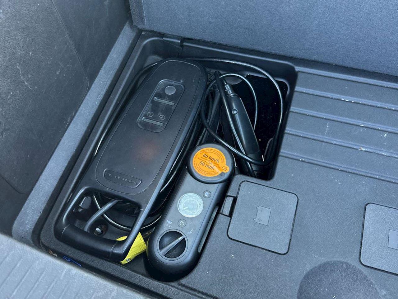 2012 Chevrolet Volt  Photo