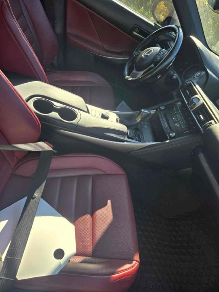 2017 Lexus IS 300  Photo4