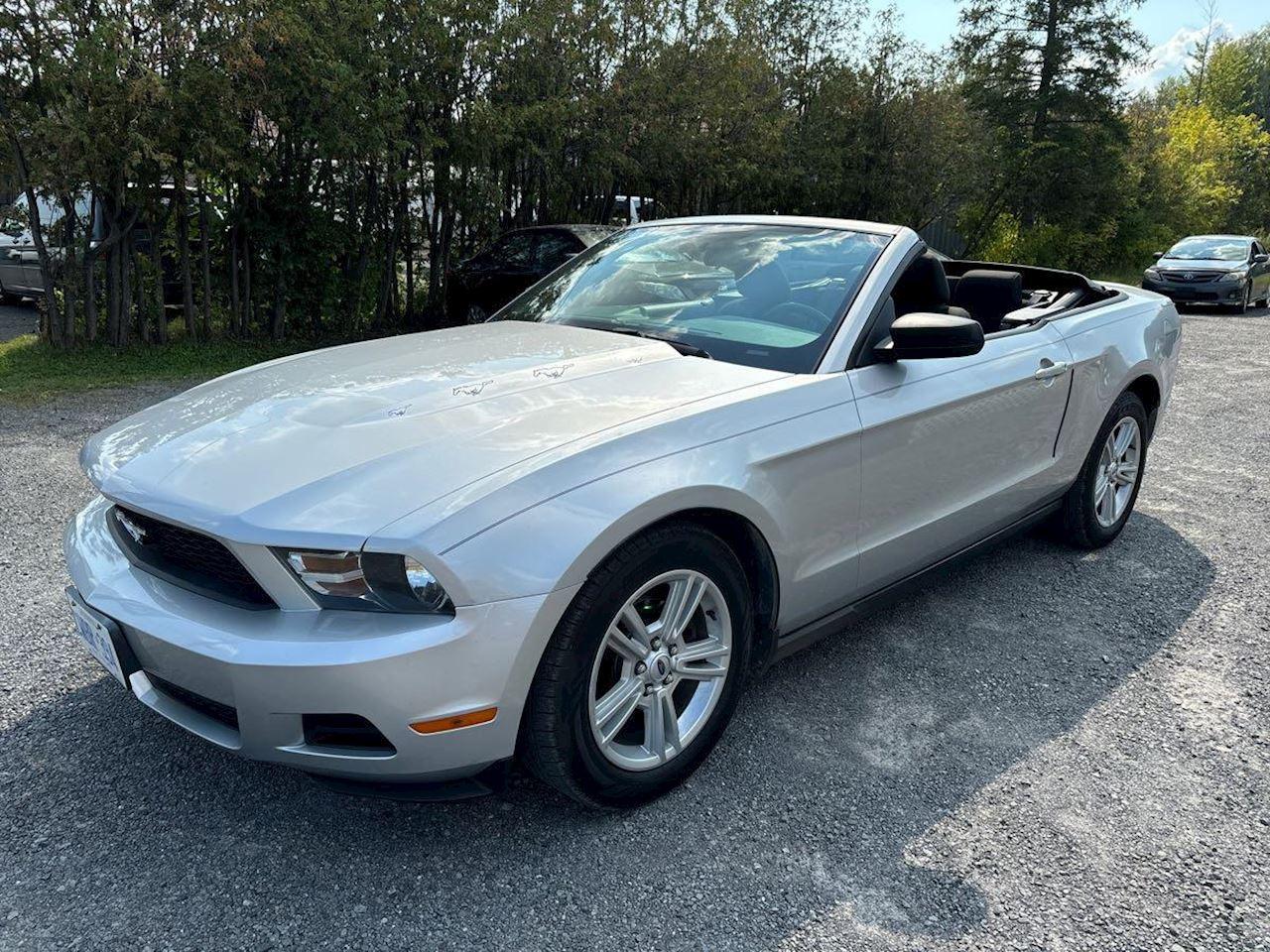 2010 Ford Mustang V6 Photo0