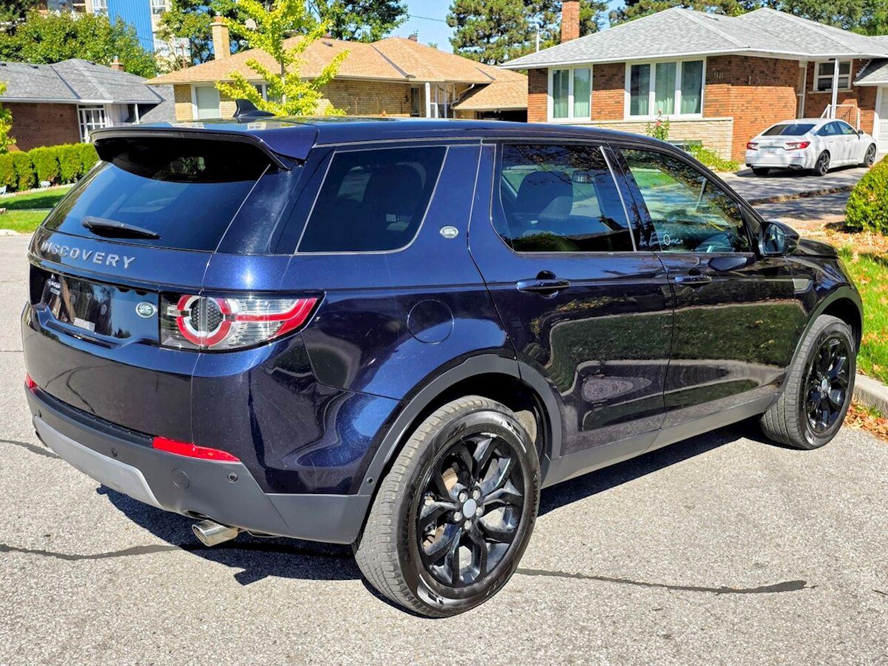 2016 Land Rover Discovery Sport HSE Photo