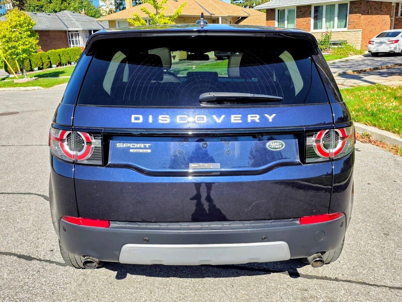 2016 Land Rover Discovery Sport HSE Photo