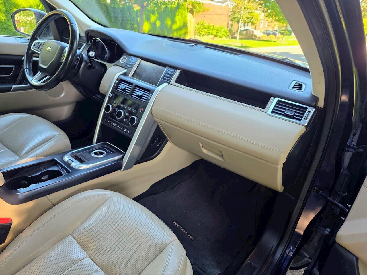 2016 Land Rover Discovery Sport HSE Photo