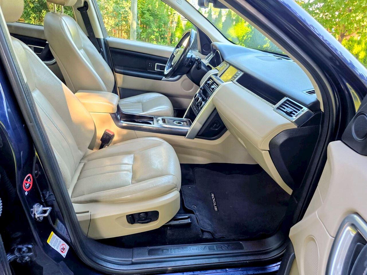 2016 Land Rover Discovery Sport HSE Photo