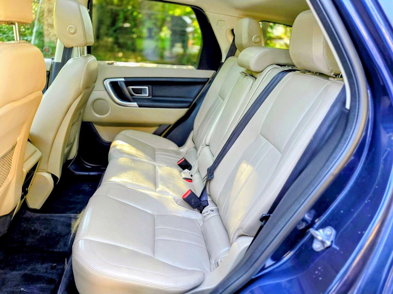 2016 Land Rover Discovery Sport HSE Photo