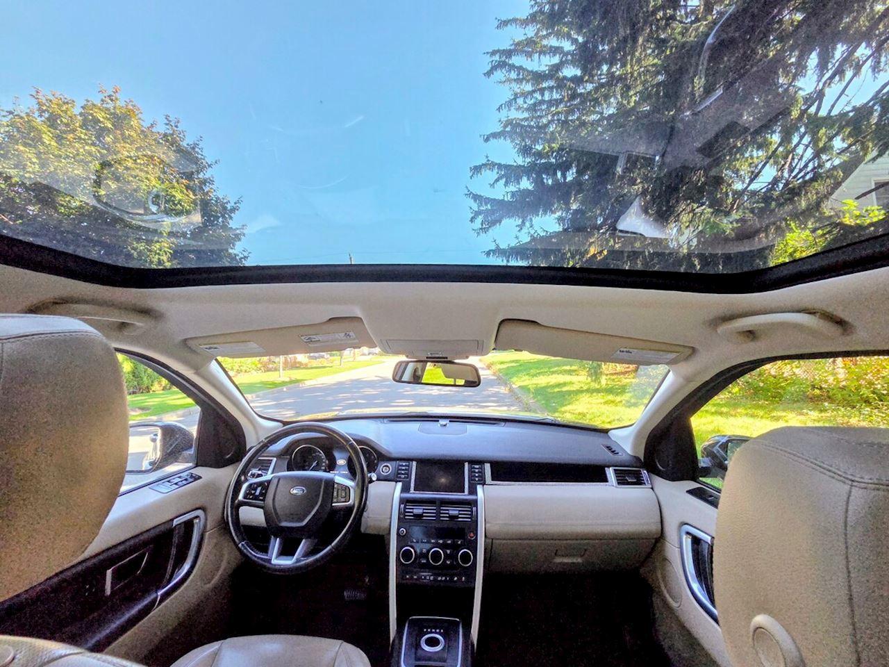 2016 Land Rover Discovery Sport HSE Photo