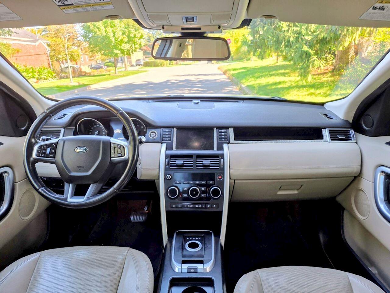 2016 Land Rover Discovery Sport HSE Photo