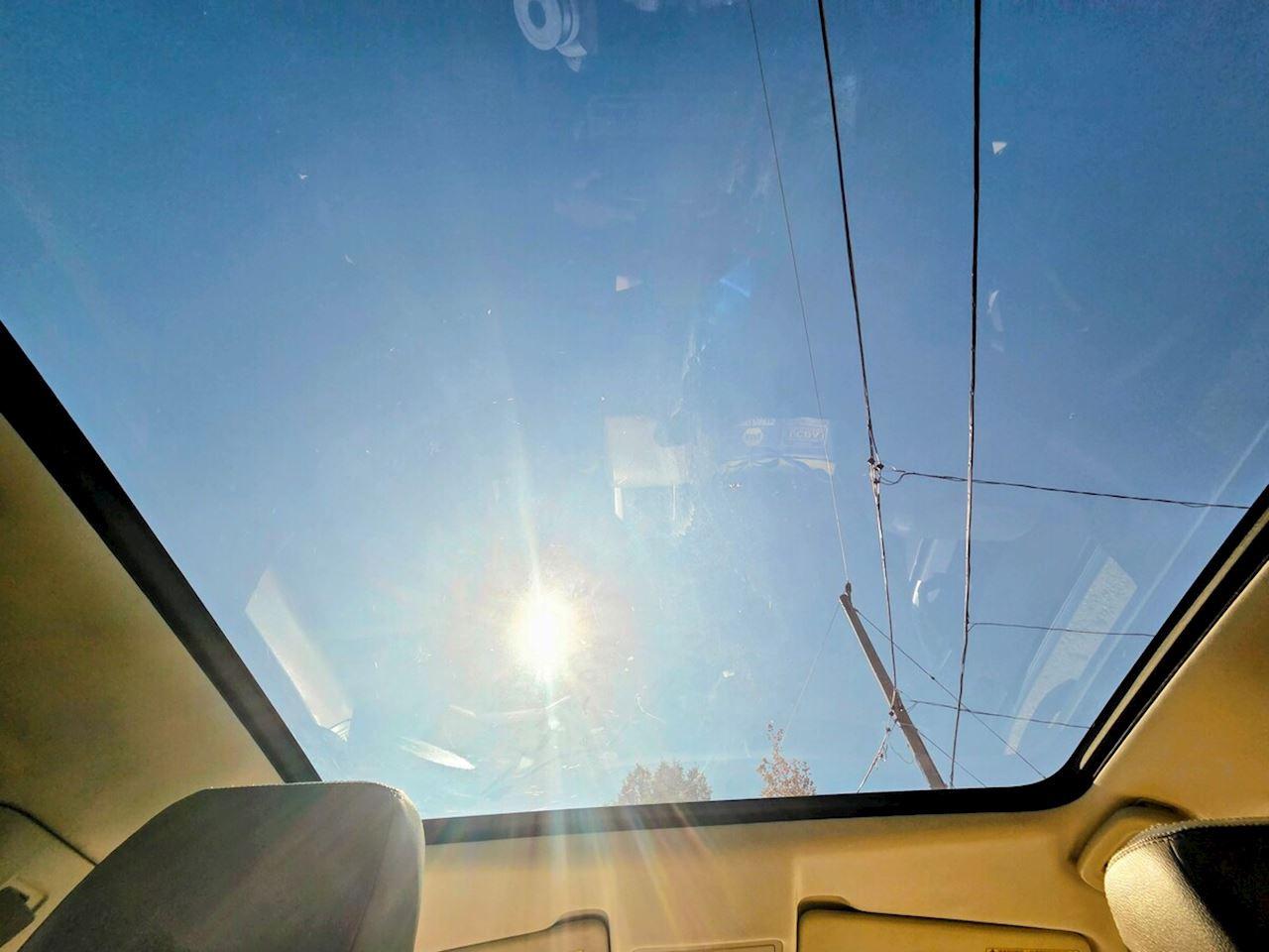 2016 Land Rover Discovery Sport HSE Photo