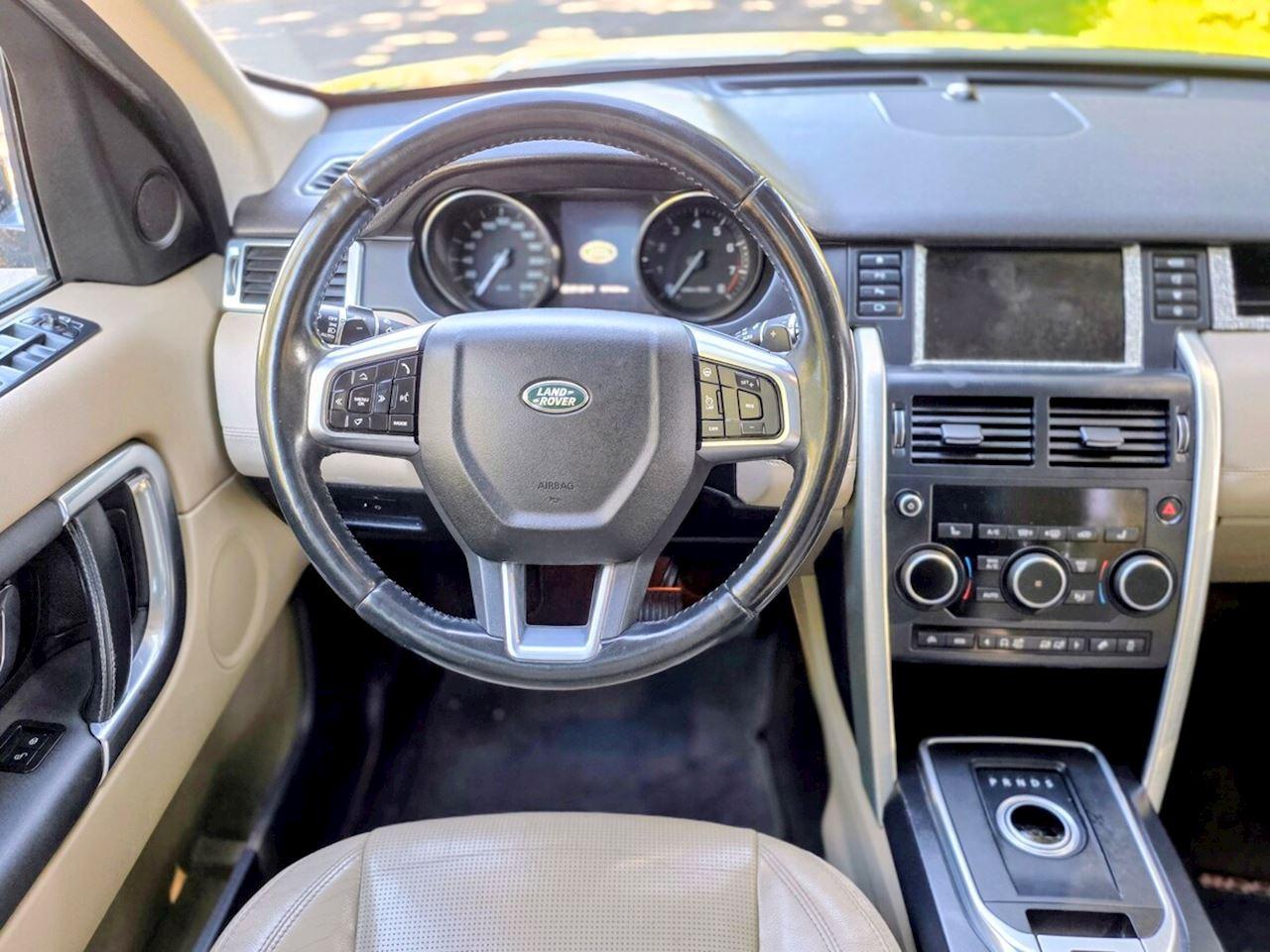 2016 Land Rover Discovery Sport HSE Photo