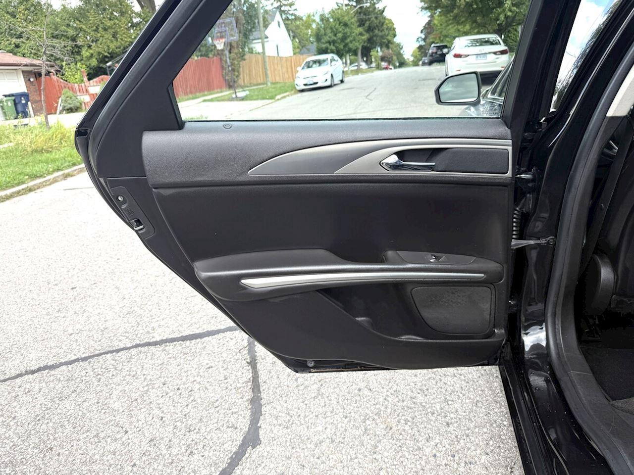 2014 Lincoln MKZ Hybrid Photo