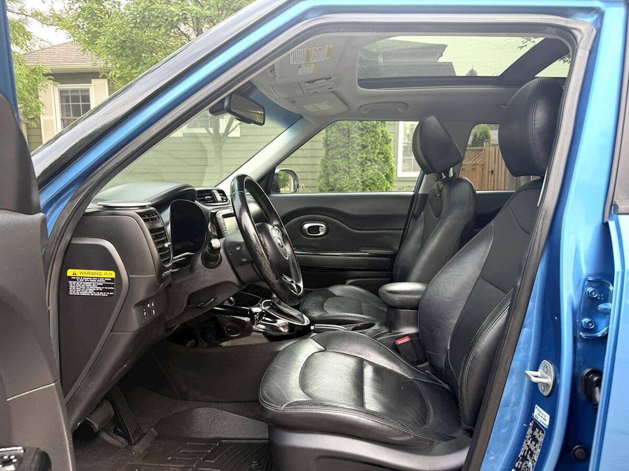 2016 Kia Soul EX/EX+ ECO/SX/SX Luxury/EX+/Sport Inferno Red/Black/Sport Onyx Black/Red/Urban Cappuccino/Urban Titanium/Urban Inferno Red/Sport Polar White/Red Photo