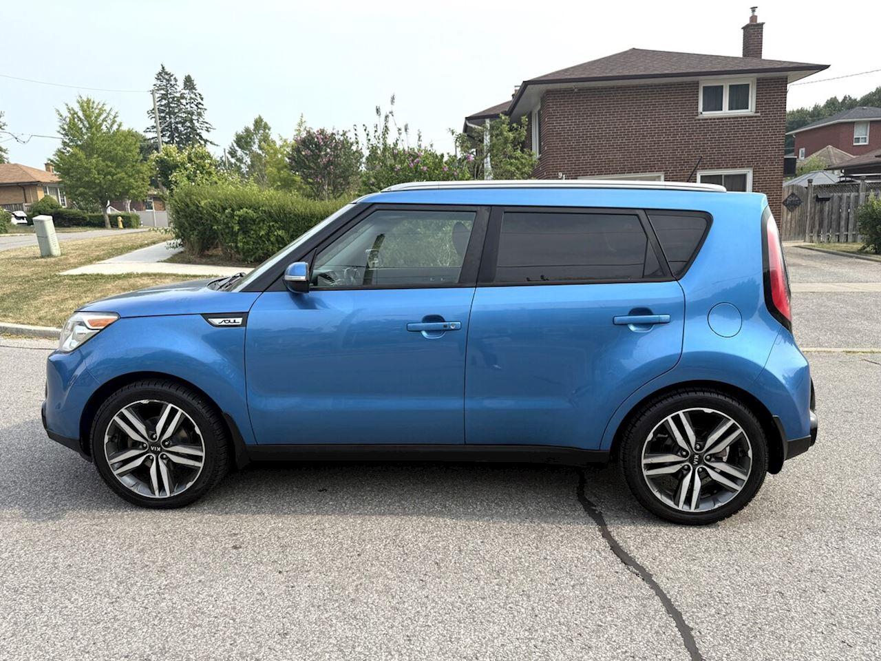 2016 Kia Soul EX/EX+ ECO/SX/SX Luxury/EX+/Sport Inferno Red/Black/Sport Onyx Black/Red/Urban Cappuccino/Urban Titanium/Urban Inferno Red/Sport Polar White/Red Photo