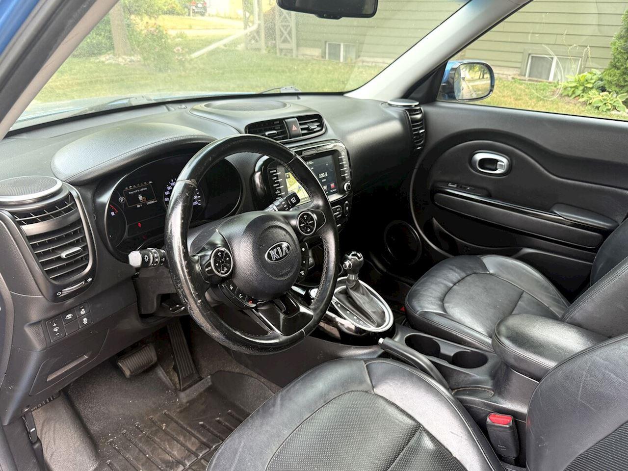 2016 Kia Soul EX/EX+ ECO/SX/SX Luxury/EX+/Sport Inferno Red/Black/Sport Onyx Black/Red/Urban Cappuccino/Urban Titanium/Urban Inferno Red/Sport Polar White/Red Photo