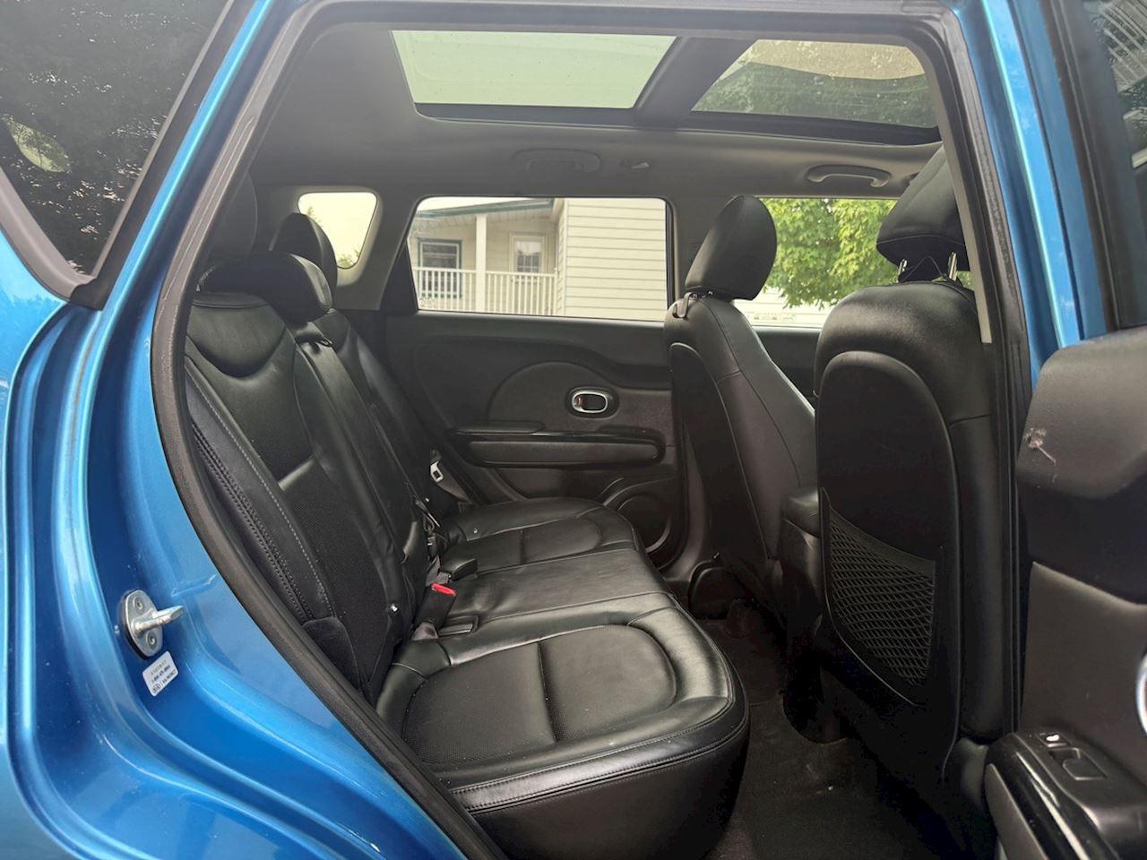 2016 Kia Soul EX/EX+ ECO/SX/SX Luxury/EX+/Sport Inferno Red/Black/Sport Onyx Black/Red/Urban Cappuccino/Urban Titanium/Urban Inferno Red/Sport Polar White/Red Photo