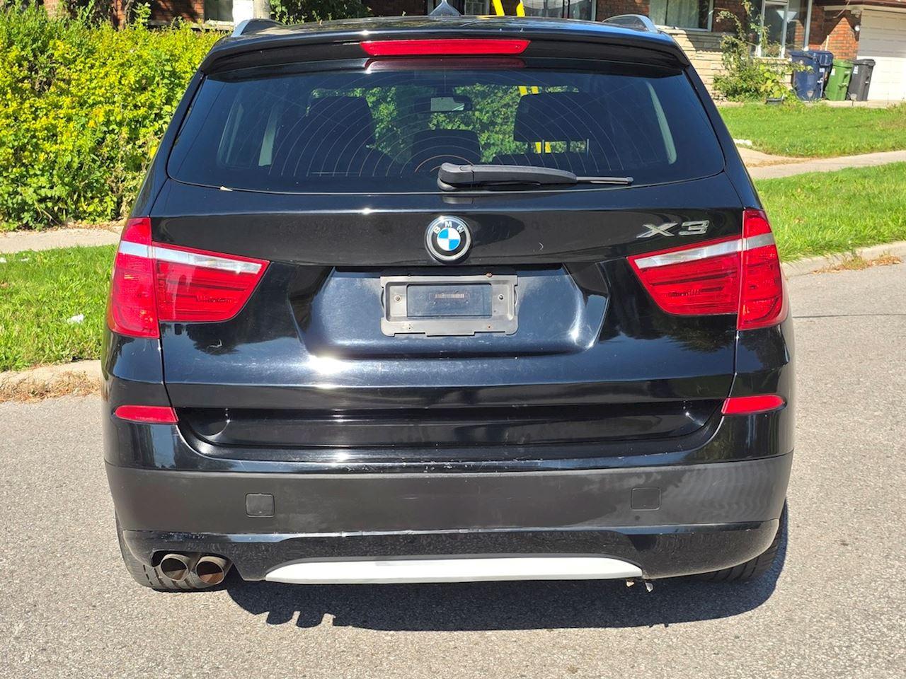 2011 BMW X3 28i Photo