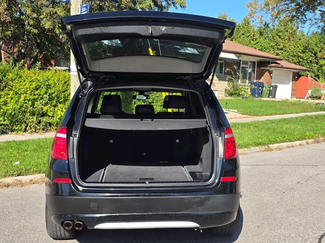 2011 BMW X3 28i Photo