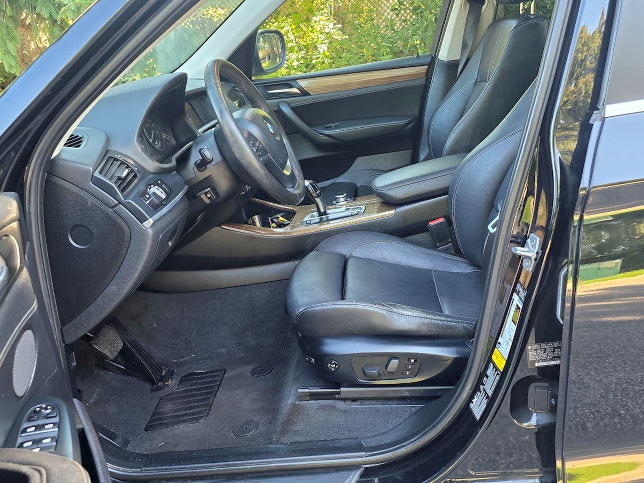2011 BMW X3 28i Photo