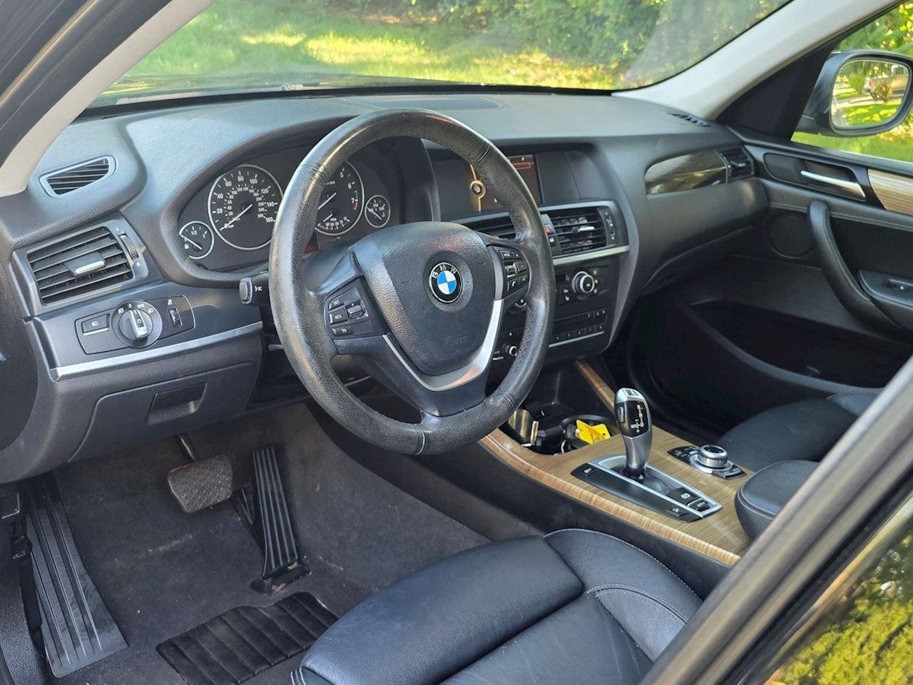 2011 BMW X3 28i Photo