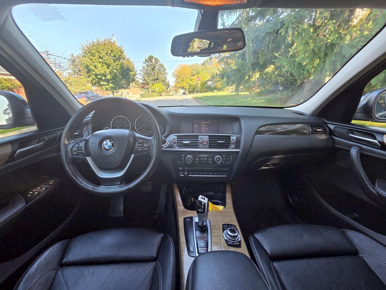 2011 BMW X3 28i Photo