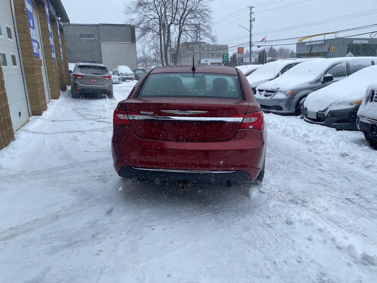 2013 Chrysler 200 Touring Photo