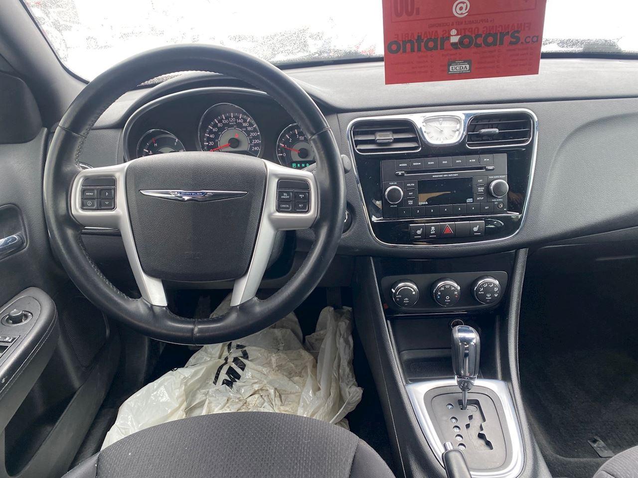 2013 Chrysler 200 Touring Photo