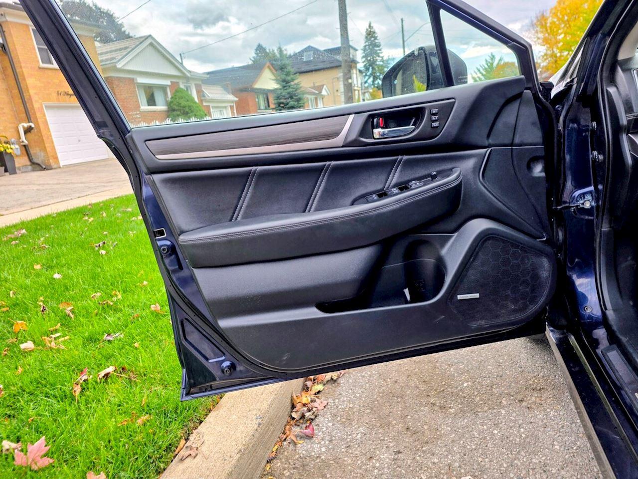 2018 Subaru Legacy LIMITED Photo