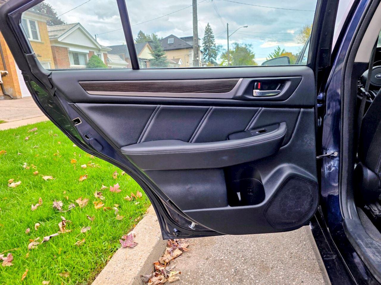 2018 Subaru Legacy LIMITED Photo