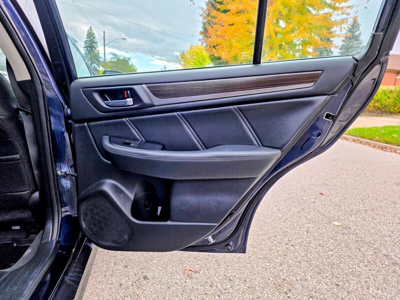 2018 Subaru Legacy LIMITED Photo