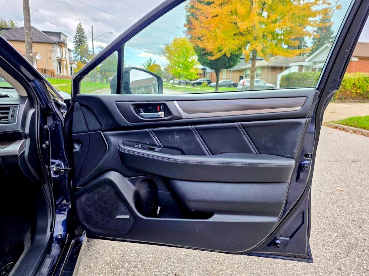 2018 Subaru Legacy LIMITED Photo