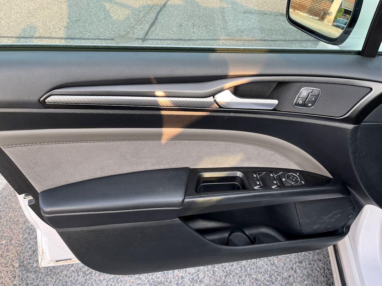 2017 Ford Fusion V6 Sport Photo