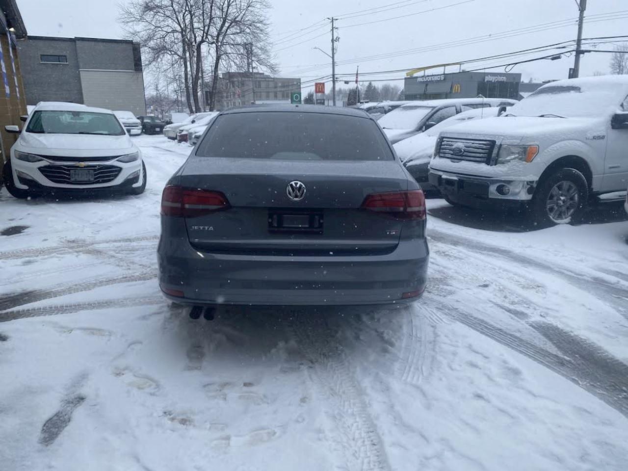 2019 Toyota Camry Hybrid Photo4