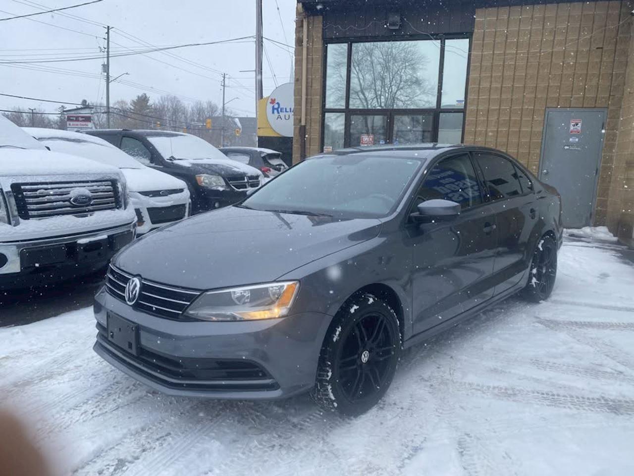 2019 Toyota Camry Hybrid Photo