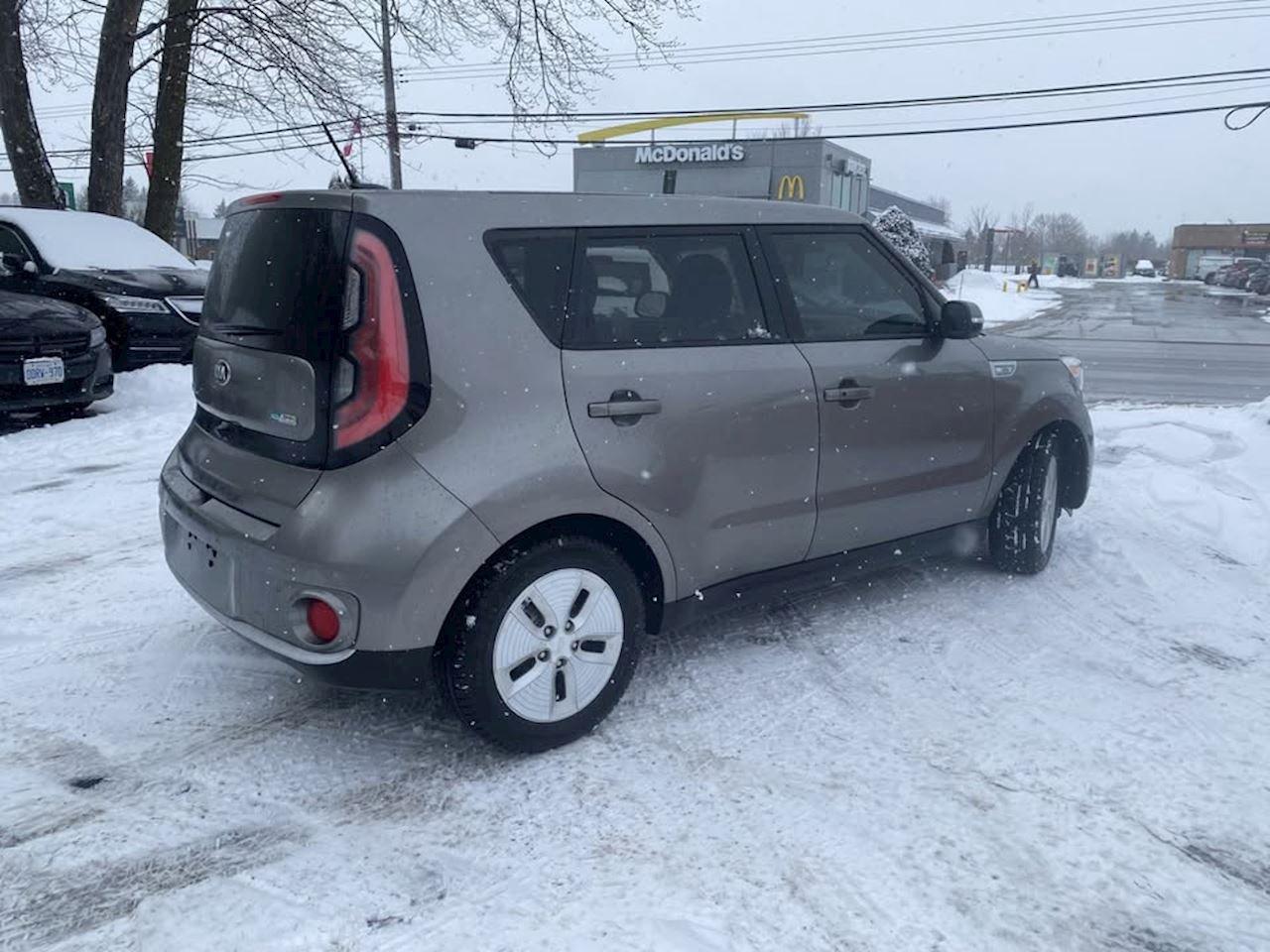 2016 Kia Soul EV Luxury Photo0