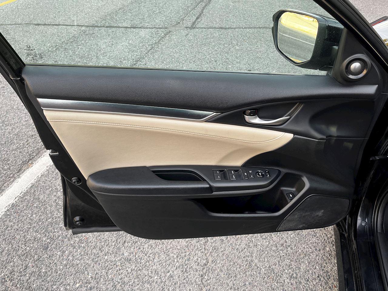 2016 Honda Civic Sedan Touring Photo