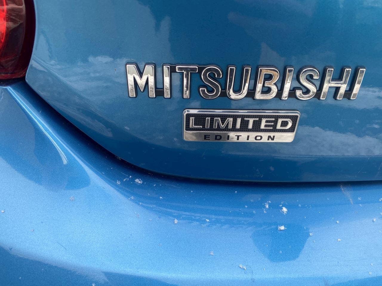 2019 Mitsubishi Mirage GT/ES Limited Photo