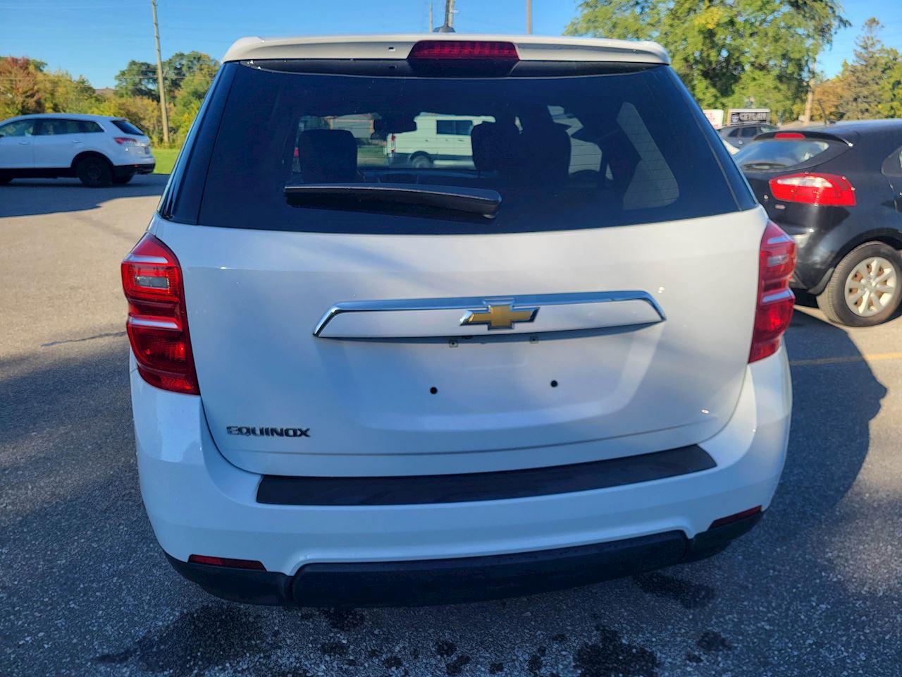 2017 Chevrolet Equinox LS Photo