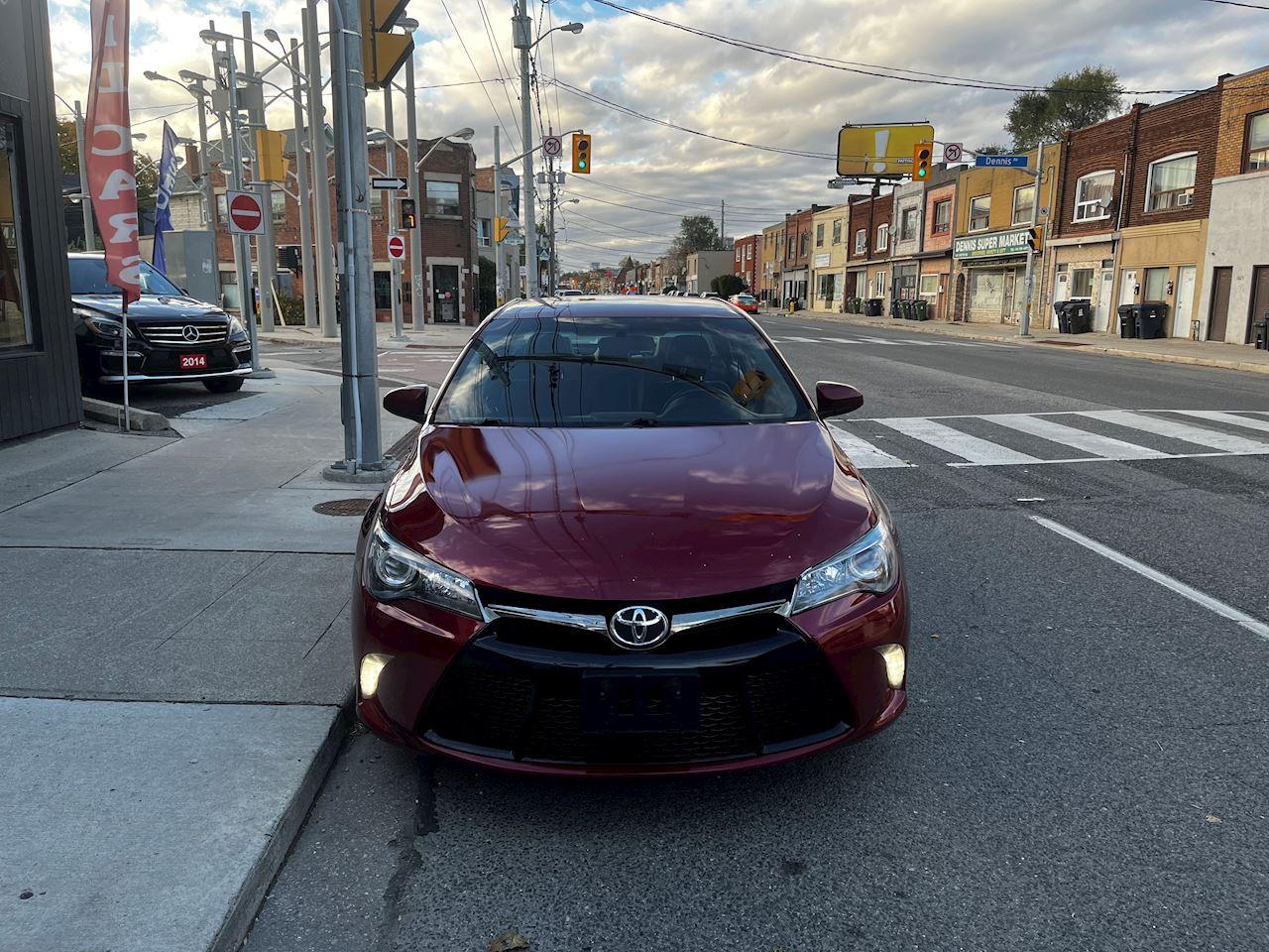 2015 Toyota Camry XSE Photo1