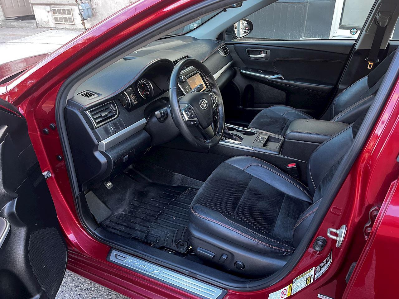 2015 Toyota Camry XSE Photo