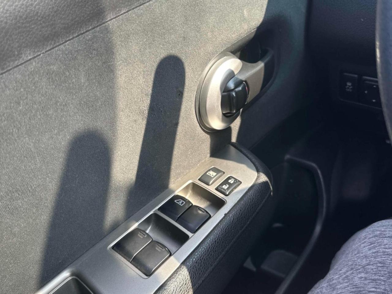 2012 Nissan Versa Note S Photo