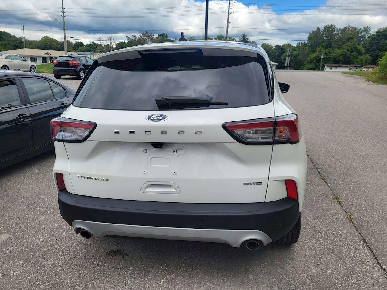 2022 Ford Escape Titanium Photo