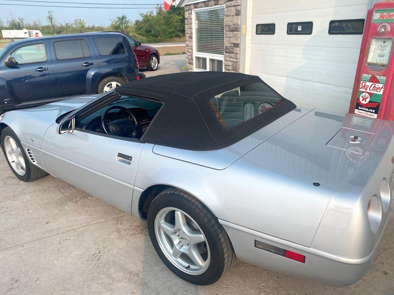 1996 Chevrolet Corvette Collectors Edition Convertible Photo2