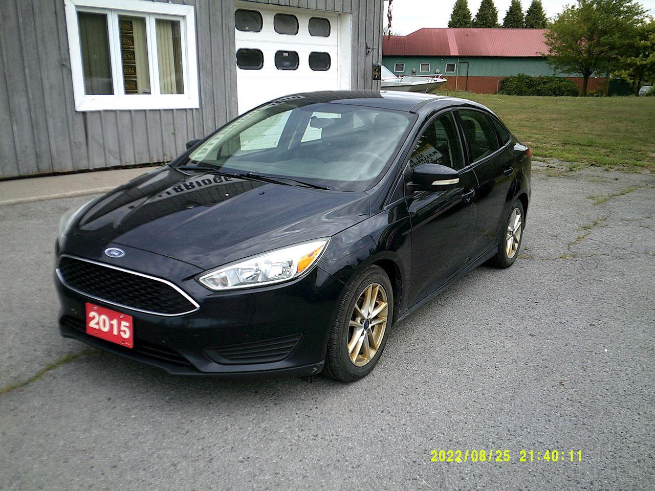 2015 Ford Focus SE Photo0