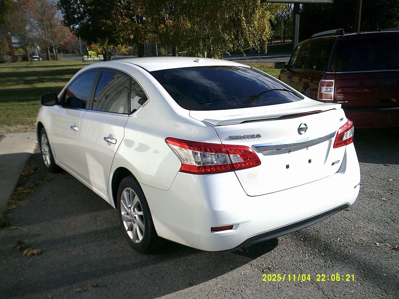 2014 Nissan Sentra S/SV/SR/SL Photo3