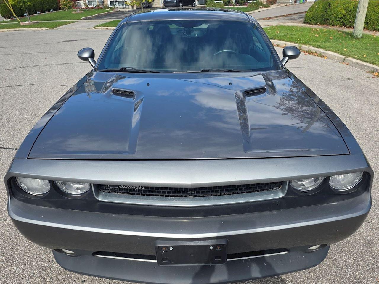 2012 Dodge Challenger SXT Plus Photo