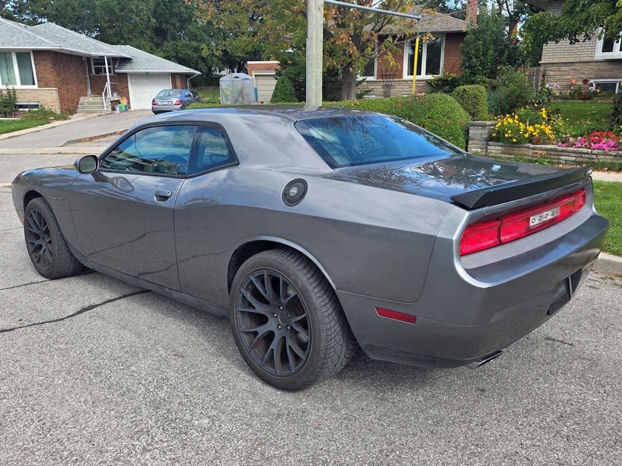 2012 Dodge Challenger SXT Plus Photo