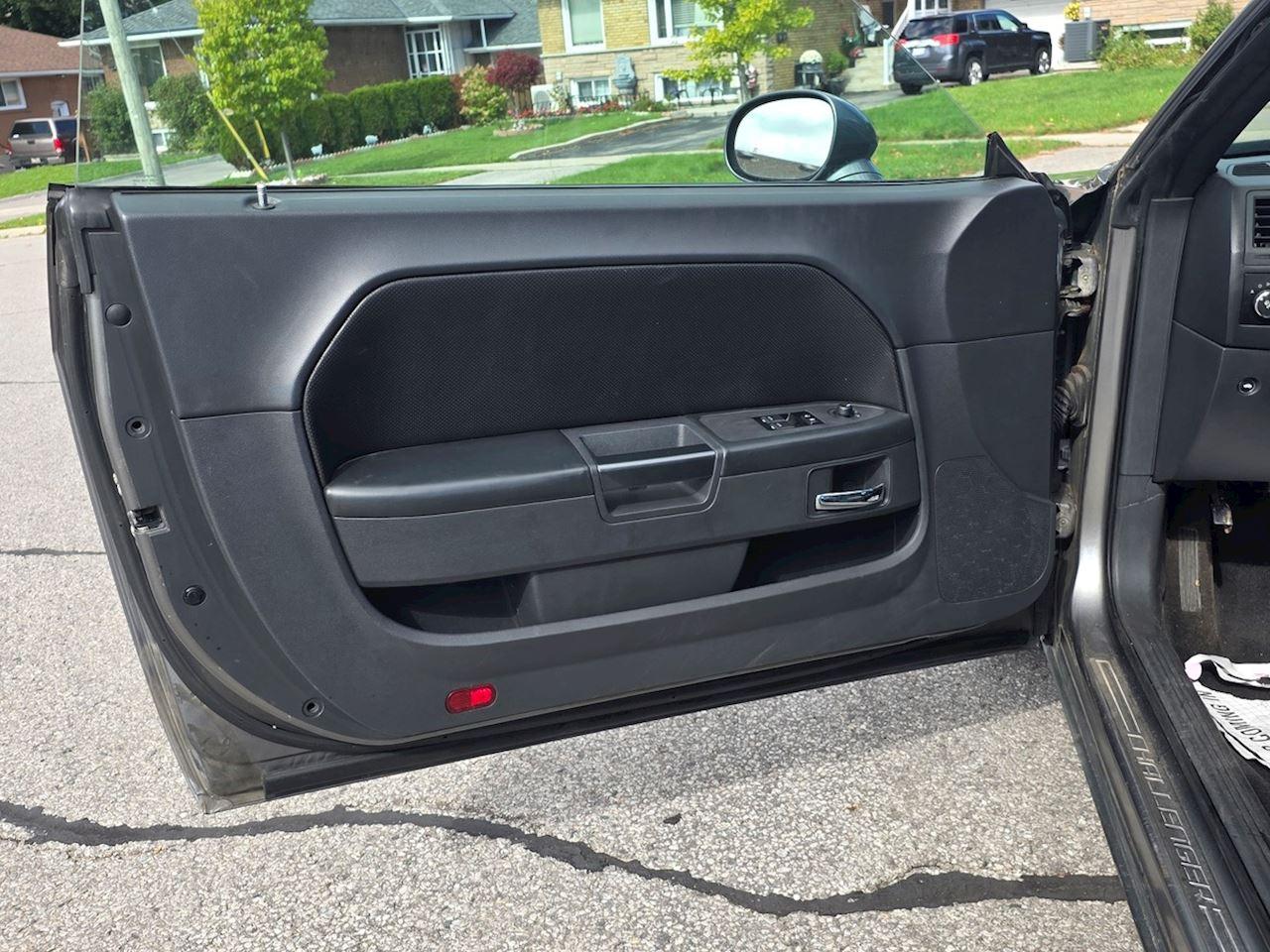 2012 Dodge Challenger SXT Plus Photo
