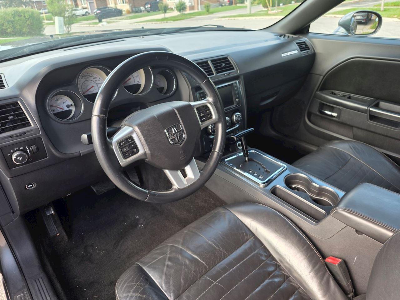 2012 Dodge Challenger SXT Plus Photo