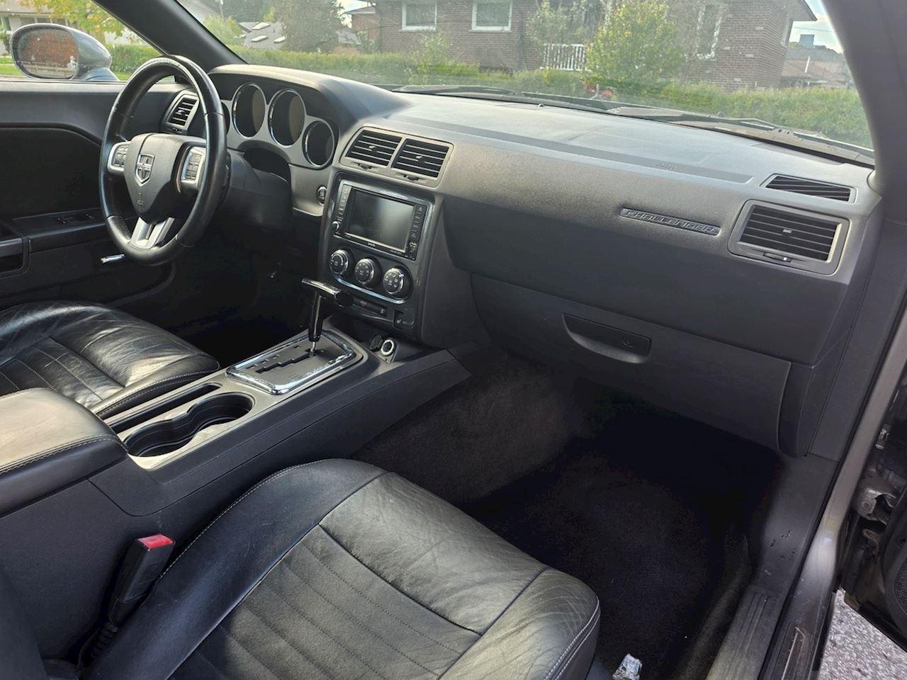 2012 Dodge Challenger SXT Plus Photo